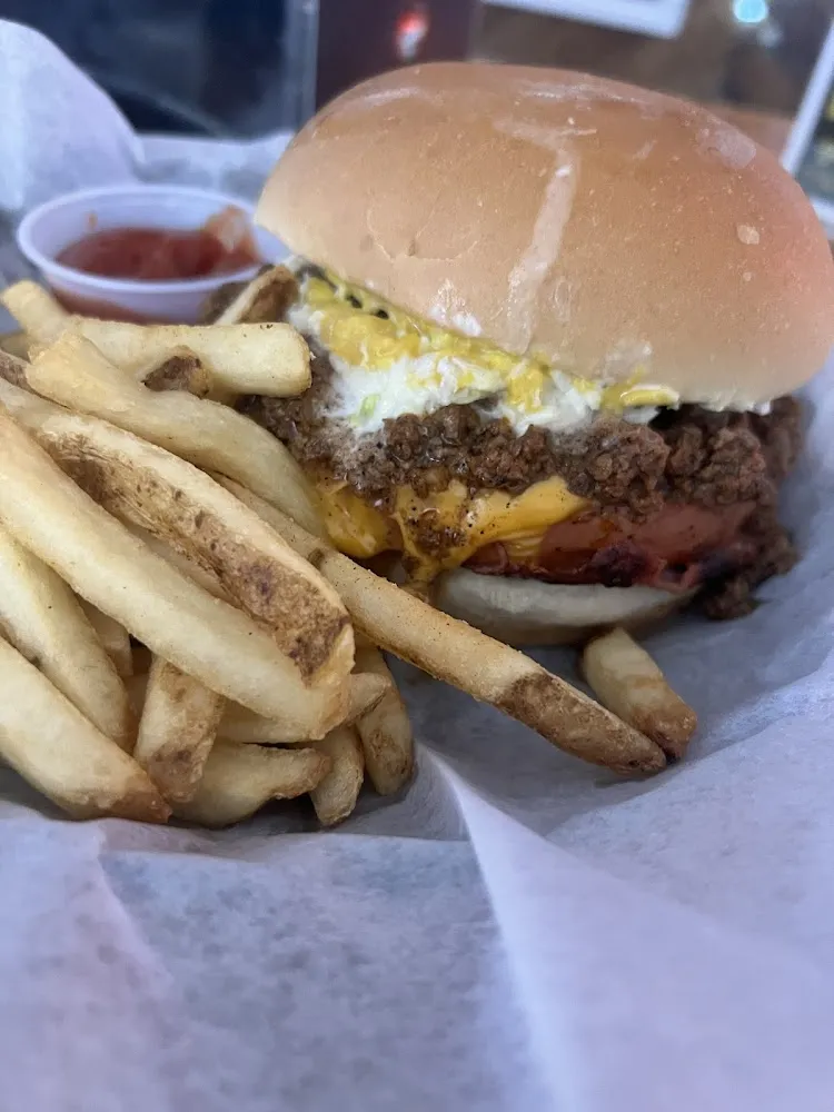 Trees' Famous Burger
